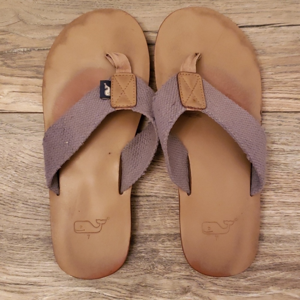 Vineyard Vines flip flops